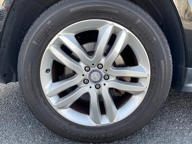 GLクラス GL350 ブルテク4マチックレザーエクスクルシブP サンルーフ 黒革 ナビ 全周囲カメラ フルセグ ETC 前後シートヒーター Bluetooth パワーバックドア 電動3列目シート 禁煙者(19枚目)