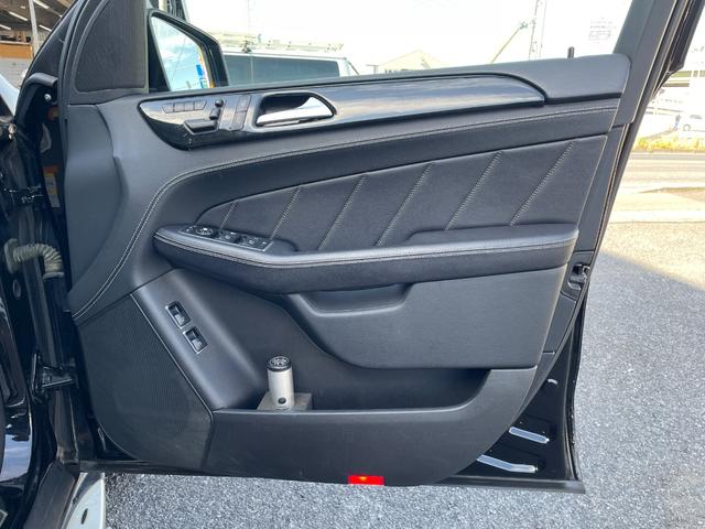 GLクラス GL350 ブルテク4マチックレザーエクスクルシブP サンルーフ 黒革 ナビ 全周囲カメラ フルセグ ETC 前後シートヒーター Bluetooth パワーバックドア 電動3列目シート 禁煙者(30枚目)