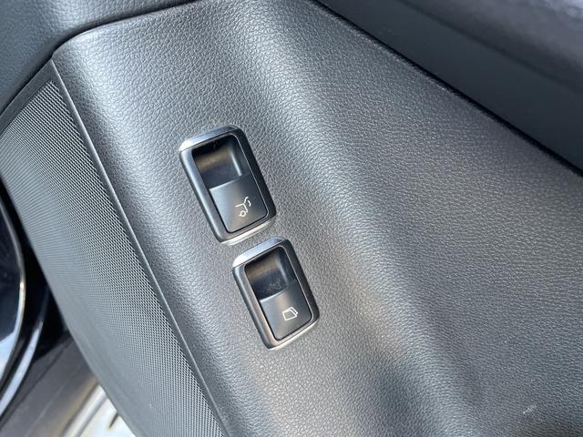 GLクラス GL350 ブルテク4マチックレザーエクスクルシブP サンルーフ 黒革 ナビ 全周囲カメラ フルセグ ETC 前後シートヒーター Bluetooth パワーバックドア 電動3列目シート 禁煙者(32枚目)