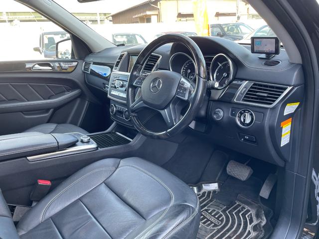 GLクラス GL350 ブルテク4マチックレザーエクスクルシブP サンルーフ 黒革 ナビ 全周囲カメラ フルセグ ETC 前後シートヒーター Bluetooth パワーバックドア 電動3列目シート 禁煙者(36枚目)