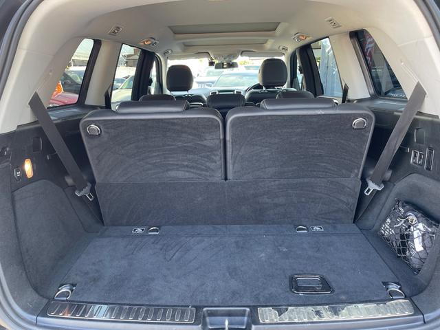 GLクラス GL350 ブルテク4マチックレザーエクスクルシブP サンルーフ 黒革 ナビ 全周囲カメラ フルセグ ETC 前後シートヒーター Bluetooth パワーバックドア 電動3列目シート 禁煙者(66枚目)