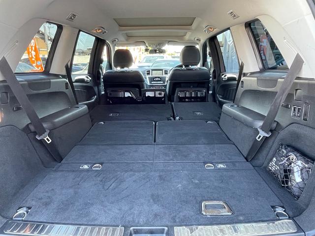 GLクラス GL350 ブルテク4マチックレザーエクスクルシブP サンルーフ 黒革 ナビ 全周囲カメラ フルセグ ETC 前後シートヒーター Bluetooth パワーバックドア 電動3列目シート 禁煙者(68枚目)