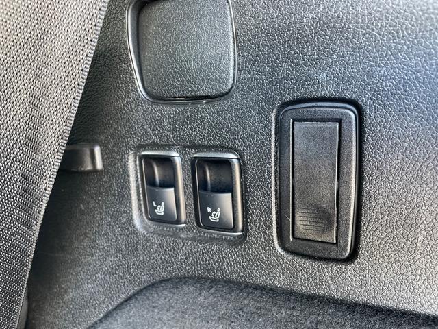 GLクラス GL350 ブルテク4マチックレザーエクスクルシブP サンルーフ 黒革 ナビ 全周囲カメラ フルセグ ETC 前後シートヒーター Bluetooth パワーバックドア 電動3列目シート 禁煙者(71枚目)