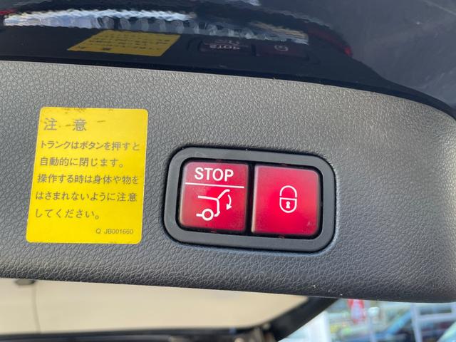 GLクラス GL350 ブルテク4マチックレザーエクスクルシブP サンルーフ 黒革 ナビ 全周囲カメラ フルセグ ETC 前後シートヒーター Bluetooth パワーバックドア 電動3列目シート 禁煙者(73枚目)