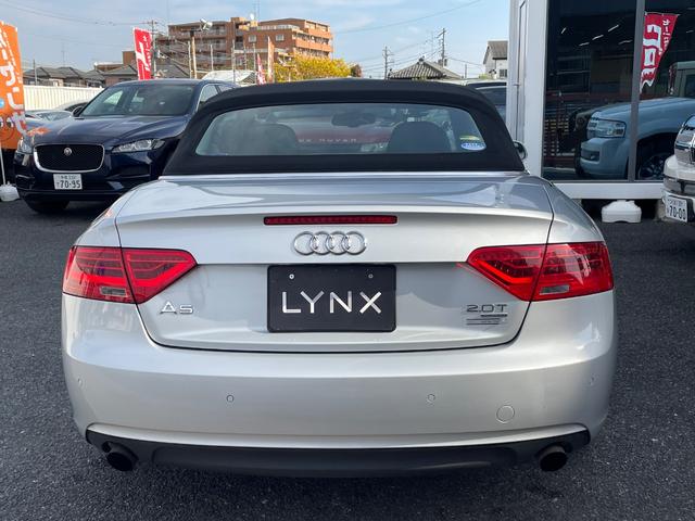 Ａ５カブリオレ ２．０ＴＦＳＩクワトロ　黒革　電動幌　ナビ　バックカメラ　ＴＶ　ＥＴＣ　シートヒーター　禁煙車　ウッドパネル　ＢＳＭ　１８インチ純正アルミホイール（13枚目）