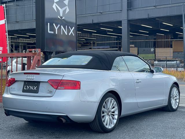 Ａ５カブリオレ ２．０ＴＦＳＩクワトロ　黒革　電動幌　ナビ　バックカメラ　ＴＶ　ＥＴＣ　シートヒーター　禁煙車　ウッドパネル　ＢＳＭ　１８インチ純正アルミホイール（17枚目）