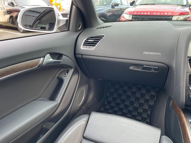 Ａ５カブリオレ ２．０ＴＦＳＩクワトロ　黒革　電動幌　ナビ　バックカメラ　ＴＶ　ＥＴＣ　シートヒーター　禁煙車　ウッドパネル　ＢＳＭ　１８インチ純正アルミホイール（21枚目）