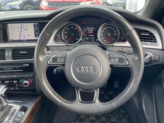 Ａ５カブリオレ ２．０ＴＦＳＩクワトロ　黒革　電動幌　ナビ　バックカメラ　ＴＶ　ＥＴＣ　シートヒーター　禁煙車　ウッドパネル　ＢＳＭ　１８インチ純正アルミホイール（32枚目）