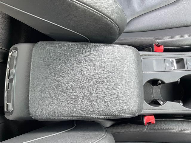 Ａ５カブリオレ ２．０ＴＦＳＩクワトロ　黒革　電動幌　ナビ　バックカメラ　ＴＶ　ＥＴＣ　シートヒーター　禁煙車　ウッドパネル　ＢＳＭ　１８インチ純正アルミホイール（52枚目）