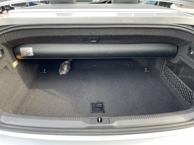Ａ５カブリオレ ２．０ＴＦＳＩクワトロ　黒革　電動幌　ナビ　バックカメラ　ＴＶ　ＥＴＣ　シートヒーター　禁煙車　ウッドパネル　ＢＳＭ　１８インチ純正アルミホイール（55枚目）