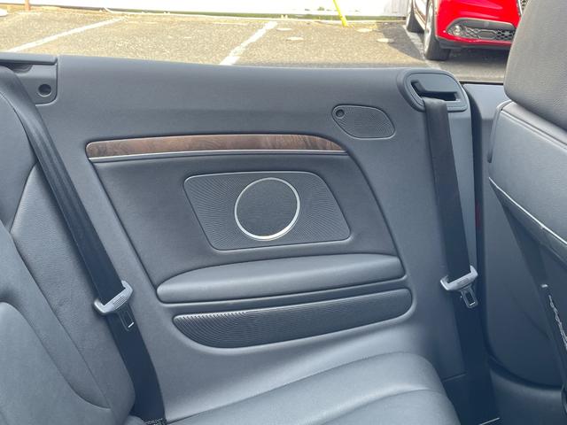 Ａ５カブリオレ ２．０ＴＦＳＩクワトロ　黒革　電動幌　ナビ　バックカメラ　ＴＶ　ＥＴＣ　シートヒーター　禁煙車　ウッドパネル　ＢＳＭ　１８インチ純正アルミホイール（60枚目）