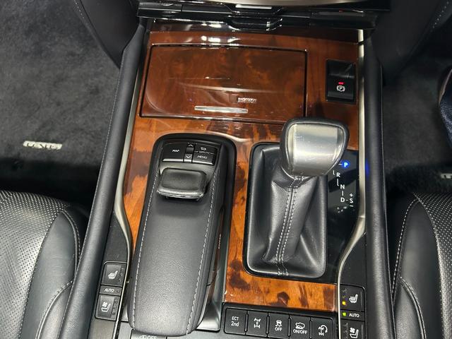ＬＸ ＬＸ５７０　モデリスタエアロ＆マフラー　サンルーフ　３６０°アラウンドビューカメラ　パワーバックドア　ヘッドアップディスプレイ　クーラーボックス　ブラックレザー　ルーフレール　ドライブレコーダー　ＥＴＣ２．０（50枚目）