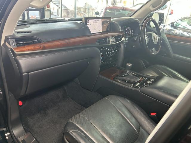 ＬＸ ＬＸ５７０　モデリスタエアロ＆マフラー　サンルーフ　３６０°アラウンドビューカメラ　パワーバックドア　ヘッドアップディスプレイ　クーラーボックス　ブラックレザー　ルーフレール　ドライブレコーダー　ＥＴＣ２．０（59枚目）