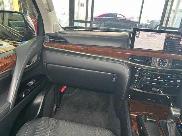 ＬＸ ＬＸ５７０　モデリスタエアロ＆マフラー　サンルーフ　３６０°アラウンドビューカメラ　パワーバックドア　ヘッドアップディスプレイ　クーラーボックス　ブラックレザー　ルーフレール　ドライブレコーダー　ＥＴＣ２．０（75枚目）