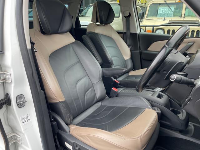 Ｃ４ ピカソ エクスクルーシブ　Ｐシート　マッサージ機能　革シート　ナビ　ＡＷ（4枚目）