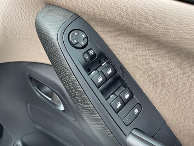 Ｃ４ ピカソ エクスクルーシブ　Ｐシート　マッサージ機能　革シート　ナビ　ＡＷ（21枚目）