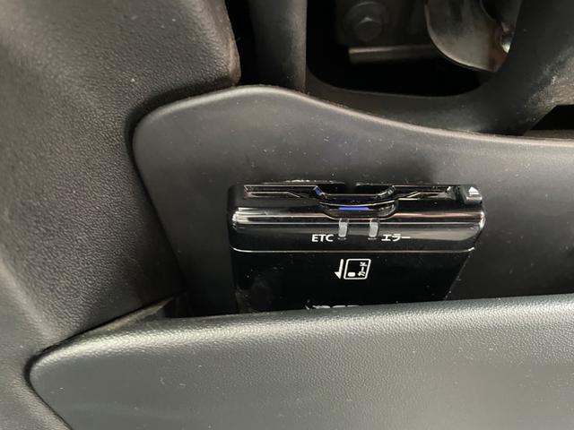 Ｃ４ ピカソ エクスクルーシブ　Ｐシート　マッサージ機能　革シート　ナビ　ＡＷ（23枚目）