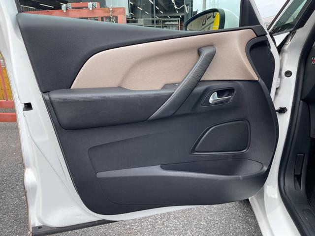 Ｃ４ ピカソ エクスクルーシブ　Ｐシート　マッサージ機能　革シート　ナビ　ＡＷ（27枚目）