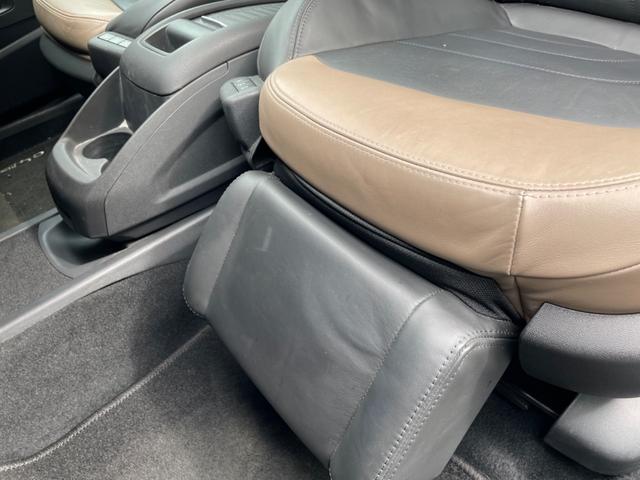 Ｃ４ ピカソ エクスクルーシブ　Ｐシート　マッサージ機能　革シート　ナビ　ＡＷ（37枚目）