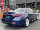 ジュリア スーパー　ベージュ革　ＡｐｐｌｅＣａｒＰｌａｙ　バックカメラ　禁煙車　ＥＴＣ　１８インチ純正アルミホイール　ＢＳＭ　アダプティブクルコン（8枚目）