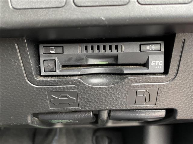 タンク カスタムＧ　ＫＥＮＷＯＯＤナビ　ＣＤ／ＤＶＤ／Ｂｌｕｅｔｏｏｔｈ／フルセグＴＶ　バックカメラ　ビルトインＥＴＣ　両側パワースライドドア　ＬＥＤライト　フォグランプ　オートライト　スマートキー　プッシュスタート（6枚目）