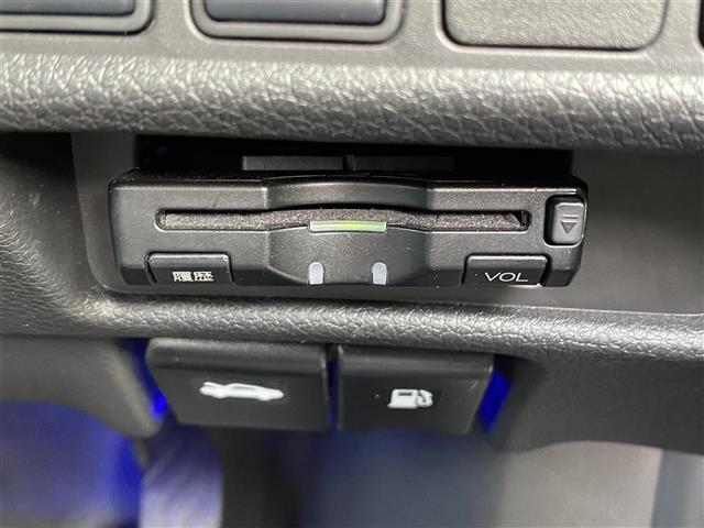 ２０Ｘ　４ＷＤ　エマージェンシーブレーキ　車線逸脱警報　純正ナビ　Ｂｌｕｅｔｏｏｔｈ／フルセグＴＶ　ＥＴＣ　コーナーセンサー　電動リアゲート　ＬＥＤヘッドライト　フォグランプ　カプロンシート　スペアキー１本(6枚目)