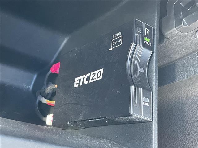 ジープ・ラングラーアンリミテッド ルビコン　純正ナビ　衝突軽減　追従クルコン　ＢＳＭ　ＬＥＤオートライト　Ａｕｔｏハイビーム　レザーシート　シートヒーター　ステアリングヒーター　前後ドラレコ　デフロック　ダウンヒルアシスト　ＥＴＣ２．０（8枚目）