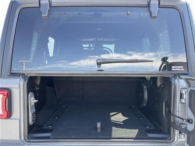 ジープ・ラングラーアンリミテッド ルビコン　純正ナビ　衝突軽減　追従クルコン　ＢＳＭ　ＬＥＤオートライト　Ａｕｔｏハイビーム　レザーシート　シートヒーター　ステアリングヒーター　前後ドラレコ　デフロック　ダウンヒルアシスト　ＥＴＣ２．０（31枚目）