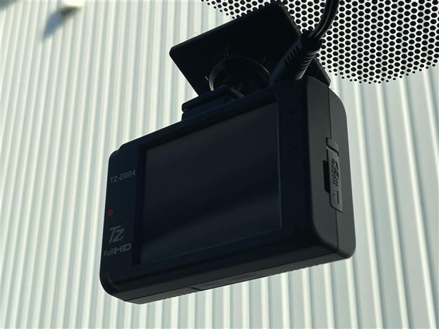 プリウス Sセーフティプラス 純正ナビ BT トヨタセーフティーセンス 衝突軽減 レーンキープ 追従クルコン Autoハイビーム LEDオートライト バックカメラ ドラレコ ビルトインETC 電動格納ミラー クリアランスソナー(8枚目)