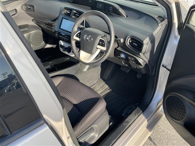 プリウス Sセーフティプラス 純正ナビ BT トヨタセーフティーセンス 衝突軽減 レーンキープ 追従クルコン Autoハイビーム LEDオートライト バックカメラ ドラレコ ビルトインETC 電動格納ミラー クリアランスソナー(25枚目)