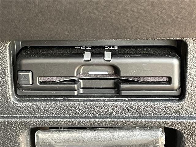 オーラ G レザーエディション 純正ナビ BT 全方位 衝突軽減 レーンキープ 標識認識 電動パーキング ブレーキホールド D席パワーシート レザーシート Autoハイビーム LEDオートライト デジタルインナーミラー ETC(9枚目)