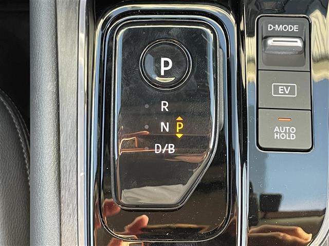 オーラ G レザーエディション 純正ナビ BT 全方位 衝突軽減 レーンキープ 標識認識 電動パーキング ブレーキホールド D席パワーシート レザーシート Autoハイビーム LEDオートライト デジタルインナーミラー ETC(17枚目)