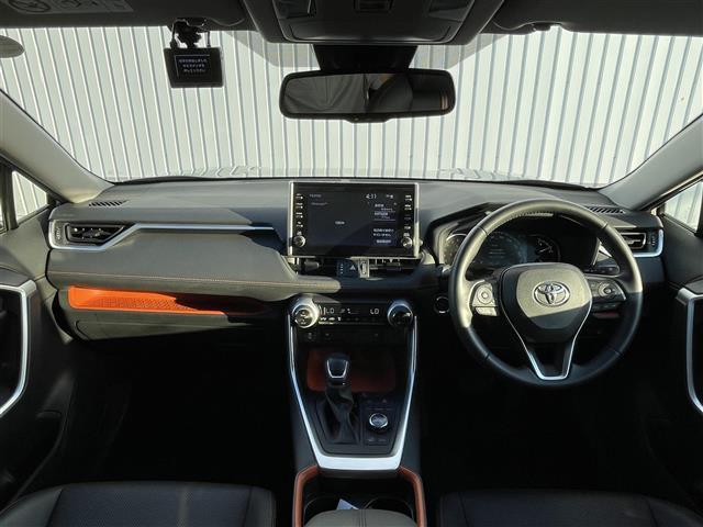 RAV4 アドベンチャー 9型ディスプレイ Bluetooth ETC ドラレコ バックカメラ パワーシート シートベンチレーション ハンズフリーパワーバックドア レーダークルコン AC100V LEDオートライト(3枚目)