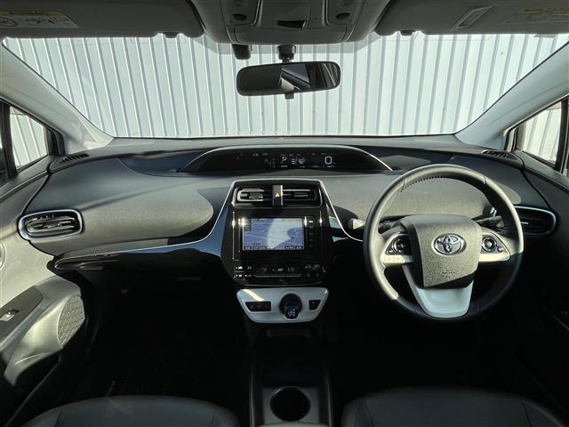 プリウス Sツーリングセレクション 純正ナビ フルセグTV バックカメラ ETC Bluetooth ステアリングスイッチ シートヒーター LEDヘッドライト フォグランプ 純正17インチアルミホイール(3枚目)