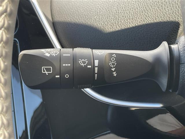 プリウス Sツーリングセレクション 純正ナビ フルセグTV バックカメラ ETC Bluetooth ステアリングスイッチ シートヒーター LEDヘッドライト フォグランプ 純正17インチアルミホイール(12枚目)