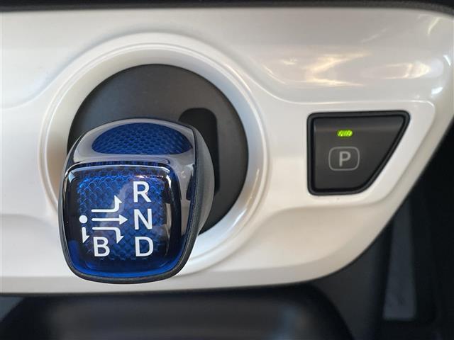 プリウス Sツーリングセレクション 純正ナビ フルセグTV バックカメラ ETC Bluetooth ステアリングスイッチ シートヒーター LEDヘッドライト フォグランプ 純正17インチアルミホイール(16枚目)