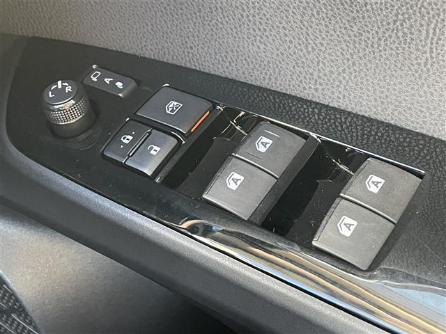 プリウス Sツーリングセレクション 純正ナビ フルセグTV バックカメラ ETC Bluetooth ステアリングスイッチ シートヒーター LEDヘッドライト フォグランプ 純正17インチアルミホイール(22枚目)