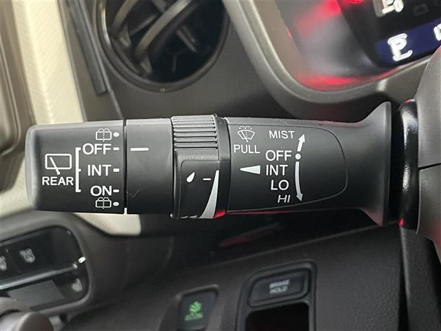 Ｎ－ＷＧＮ Ｌホンダセンシング　ディスプレイオーディオ　バックカメラ　ＥＴＣ　Ｂｌｕｅｔｏｏｔｈ　地デジ　ドラレコ　シートヒーター　衝突軽減ブレーキ　レーンキープアシスト　先行車発進告知　追従クルコン　オートヘッドライト（12枚目）