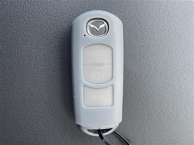 ＣＸ－５ ２０Ｓ　プロアクティブ　ダムドエアロ　ナビ　全方位カメラ　ＥＴＣ　ＬＥＤ　フルセグ　Ｂｌｕｅｔｏｏｔｈ　追従クルコン　衝突軽減ブレーキ　レーンキープアシスト　パワーバックドア　ヘッドアップディスプレイ　純正アルミホイール（22枚目）