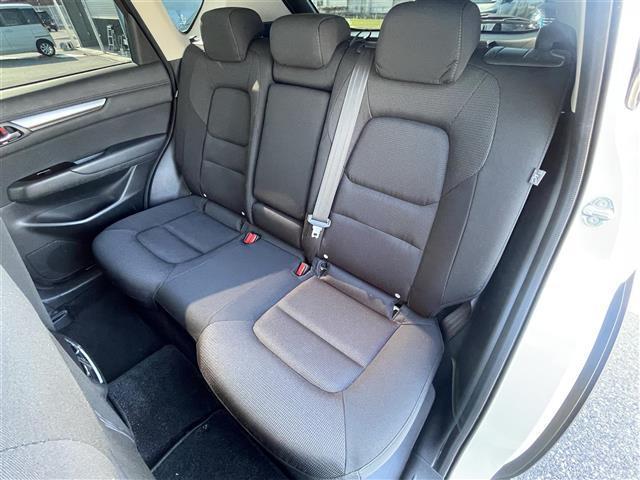 ＣＸ－５ ２０Ｓ　プロアクティブ　ダムドエアロ　ナビ　全方位カメラ　ＥＴＣ　ＬＥＤ　フルセグ　Ｂｌｕｅｔｏｏｔｈ　追従クルコン　衝突軽減ブレーキ　レーンキープアシスト　パワーバックドア　ヘッドアップディスプレイ　純正アルミホイール（28枚目）