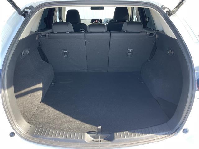 ＣＸ－５ ２０Ｓ　プロアクティブ　ダムドエアロ　ナビ　全方位カメラ　ＥＴＣ　ＬＥＤ　フルセグ　Ｂｌｕｅｔｏｏｔｈ　追従クルコン　衝突軽減ブレーキ　レーンキープアシスト　パワーバックドア　ヘッドアップディスプレイ　純正アルミホイール（30枚目）