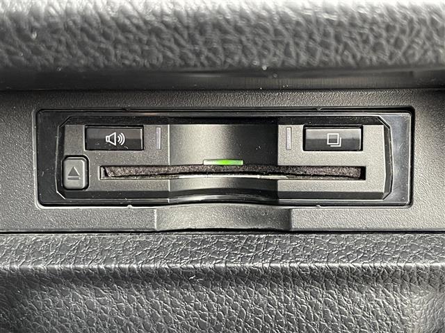 エスクァイア ハイブリッドGi ブラックテーラード 9型ナビ バックカメラ 後席モニター ETC ドラレコ フルセグ Bluetooth クルコン 衝突軽減ブレーキ レーンアシスト 先行車発進告知 両側電動ドア シートヒーター LED フォグランプ(7枚目)