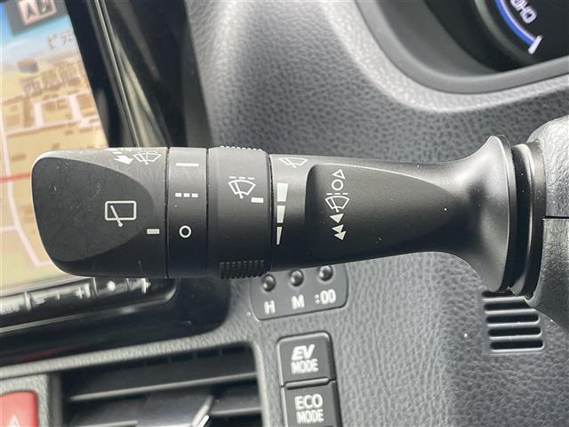 エスクァイア ハイブリッドGi ブラックテーラード 9型ナビ バックカメラ 後席モニター ETC ドラレコ フルセグ Bluetooth クルコン 衝突軽減ブレーキ レーンアシスト 先行車発進告知 両側電動ドア シートヒーター LED フォグランプ(10枚目)