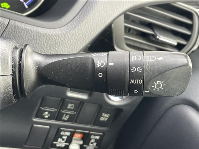 エスクァイア ハイブリッドGi ブラックテーラード 9型ナビ バックカメラ 後席モニター ETC ドラレコ フルセグ Bluetooth クルコン 衝突軽減ブレーキ レーンアシスト 先行車発進告知 両側電動ドア シートヒーター LED フォグランプ(11枚目)