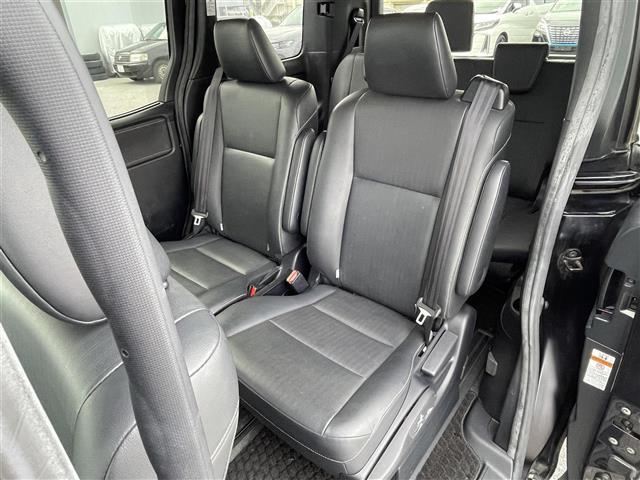 エスクァイア ハイブリッドGi ブラックテーラード 9型ナビ バックカメラ 後席モニター ETC ドラレコ フルセグ Bluetooth クルコン 衝突軽減ブレーキ レーンアシスト 先行車発進告知 両側電動ドア シートヒーター LED フォグランプ(27枚目)