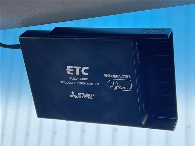 ハイゼットカーゴ スペシャル　ＳＡ　ＩＩＩ　オーディオ　ＦＭ　ＡＭ　ＥＴＣ　コーナーセンサー　スマートアシストＩＩＩ　衝突回避・軽減ブレーキ機能　誤発進抑制機能　車線逸脱警報　先行車発進お知らせ機能　オートハイビーム　オートライト　スペアキー（5枚目）