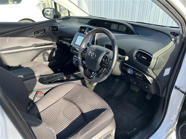 プリウス A 純正SDナビ バックカメラ ブラインドスポットモニター ビルトインETC パワーシート パーキングアシスト クリアランスソナー プリクラッシュセーフティ レーダークルーズコントロール オートハイビーム(22枚目)