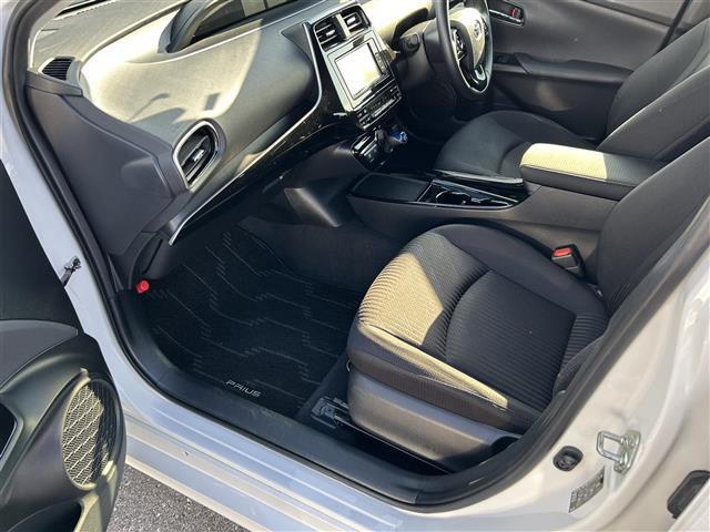 プリウス A 純正SDナビ バックカメラ ブラインドスポットモニター ビルトインETC パワーシート パーキングアシスト クリアランスソナー プリクラッシュセーフティ レーダークルーズコントロール オートハイビーム(24枚目)