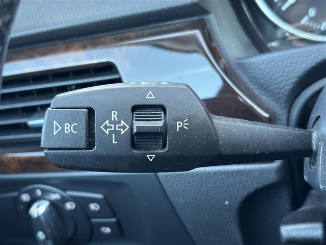 3シリーズ 335i 純正ナビ フルセグ ETC レザーシート シートヒーター パワーシート メモリーシート クルコン HID フォグランプ 純正18インチアルミホイール スマートキー(9枚目)