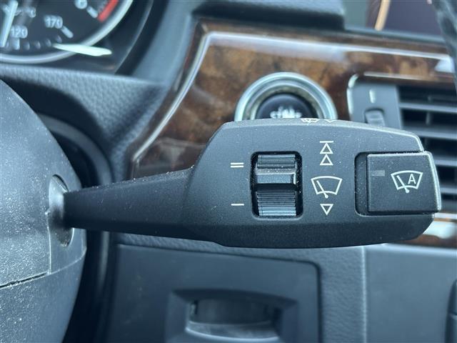 3シリーズ 335i 純正ナビ フルセグ ETC レザーシート シートヒーター パワーシート メモリーシート クルコン HID フォグランプ 純正18インチアルミホイール スマートキー(11枚目)